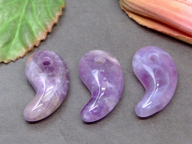 楽天市場】60801 今月の半額 31mm×17mm わけあり 1個売り 勾玉