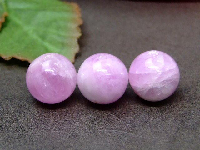 楽天市場】61726 今月の半額 わけあり 12mm～13mm クンツァイト 1粒