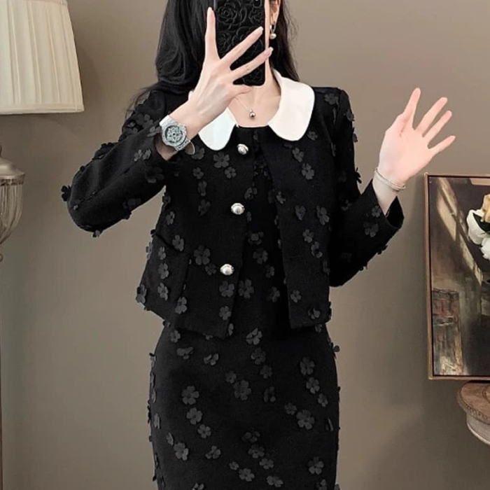 好いたらしい 好いたらしいめ 雅びやか 成年者 黒 黒いこと 背広 ミニ きつい ノースリーブ 上衣 長袖 花 パール 襟 衣装 レディース