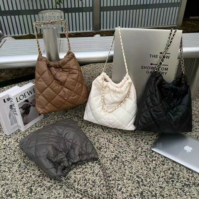 2023年 秋冬 新作  4color キルティング チェーン店 BAG
