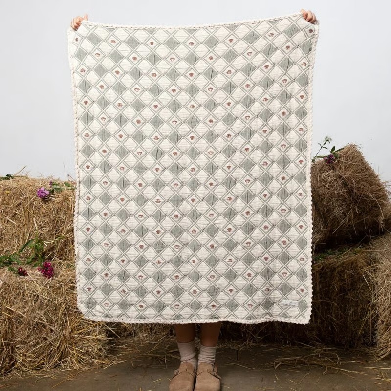 【貨物輸送無料】 【置き目品】 Mushroom Blanket Taupe / Bebe Organic