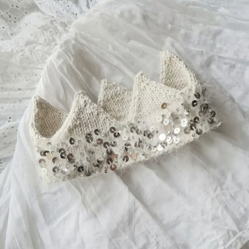 【貨物輸送無料】 Knitted Crown [ silver sequin ] / Dasha Petrenko