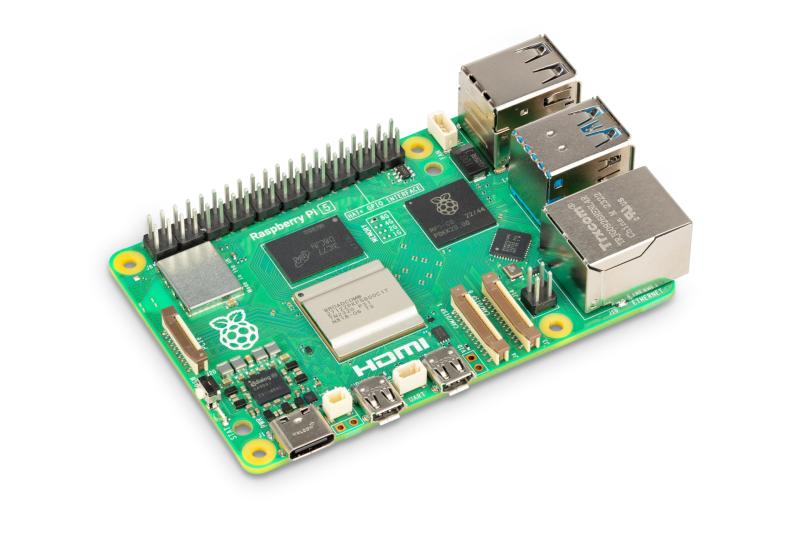 Raspberry Pi 5 (2GB ランダムアクセス記憶装置)。