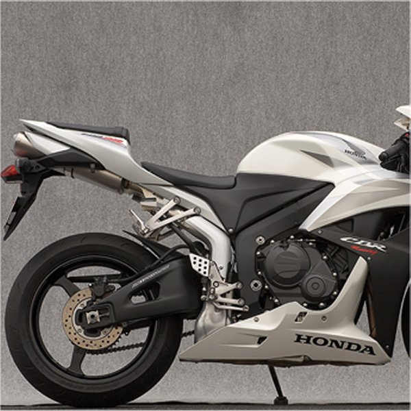 ヤマモトレーシング スリップオンマフラー 13年以降 CBR600RR チタン 10610-01NTN HD店｜ヒロチー商事 ハーレー 店