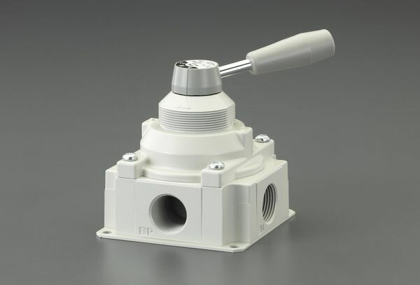 【メーカー在庫あり】 Rc1/2" 手動切替バルブ(4方向) 000012296411 HD店｜ヒロチー商事 ハーレー 店