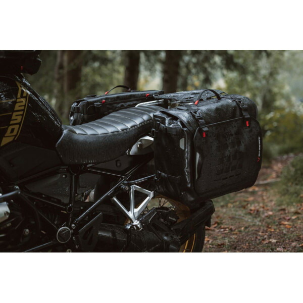 【USA在庫あり】 SWモテック SW-MOTECH SysBag サイドバッグシステム ブラック BMW F900XR LL 3580-0250 JP店
