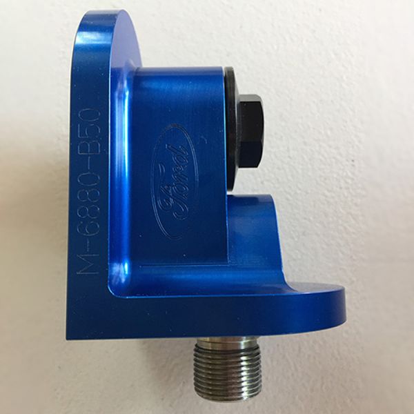 【USA在庫あり】 Ford Racing Push Rod V8 90 Degree Billet Oil Filter Adapter frpM-6880-B50 JP店