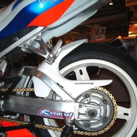 ピラミッドプラスチック Pyramid Plastics ハガー 01年-02年 GSXR1000 白 07015C JP店|株式会社ヒロチー商事 店