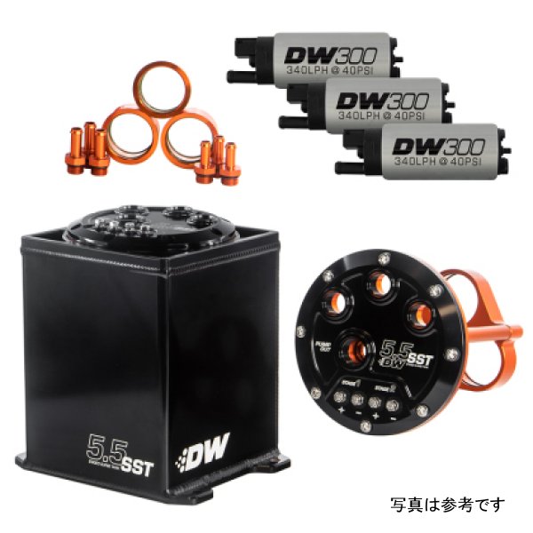【USA在庫あり】 DeatschWerks 5.5L Modular Surge Tank Includes 3 DW300 フューエルポンプs dwk6-301-55ST JP店