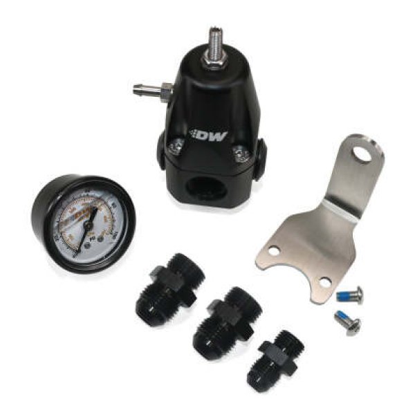 【USA在庫あり】 DeatschWerks DWR1000 AFPR + Pressure ゲージ + 8AN & 6AN フィッテイングs - アノダイズド ブラック dwk6-1000-FRB-86 JP店