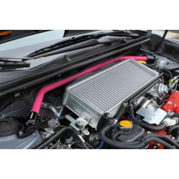 【USA在庫あり】 Perrin 2008+ WRX/STI フロント Strut Brace - Hyper Pink perPSP-SUS-056HP JP店