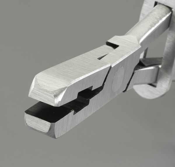 【メーカー在庫あり】 140mm 精密プライヤー(時計修理用) 000012295088 JP店 20,356円