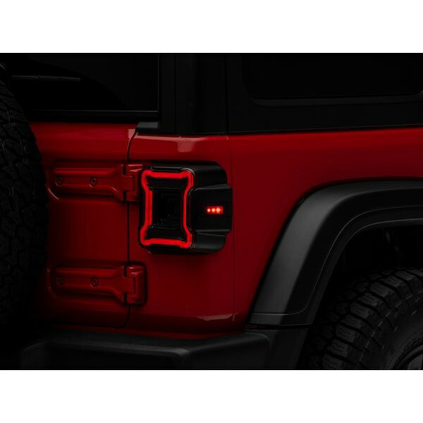 【USA在庫あり】 Raxiom 18-22 Jeep ラングラー JL Axial Series Plateau LED Tail Lights- Black Housing (Smoked Lens) raxJ150581-JL JP店