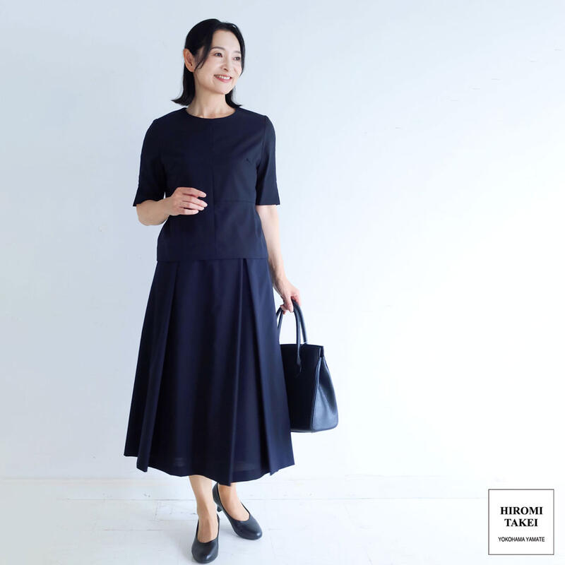 昔の服が似合わない50代お上さんへ｜今の自分自身を好いたらしいに見せる服とは