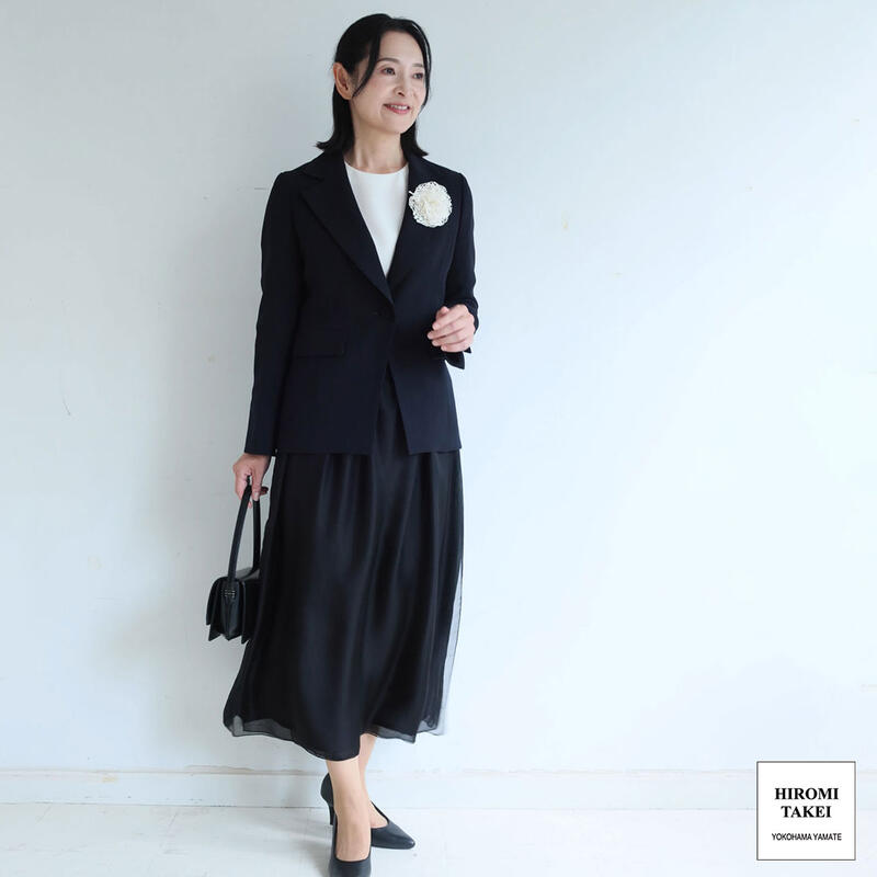 昔の服が似合わない50代お上さんへ｜今の自分自身を好いたらしいに見せる服とは