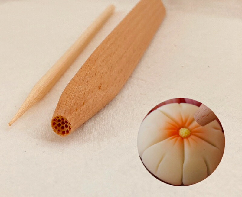 Roroka 三角 押棒 菊芯8mm 丸棒 ２点セット三角べら 三角棒 ねりきり 練り切り 和菓子用 三角押棒 菊の芯 練りきり型 和菓子道具 木製｜Hiromi Fashion House