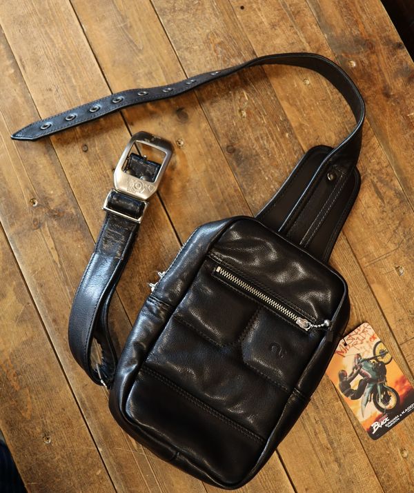 カドヤ(KADOYA) 　MASKED R BLACK BAG 仮面ライダーブラック　ワンショルダー　バッグ画像