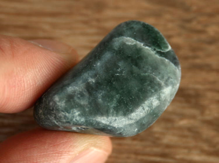 hisui Itoigawa jade polishing stone G00633 30 mm * 19 mm * 14 mm