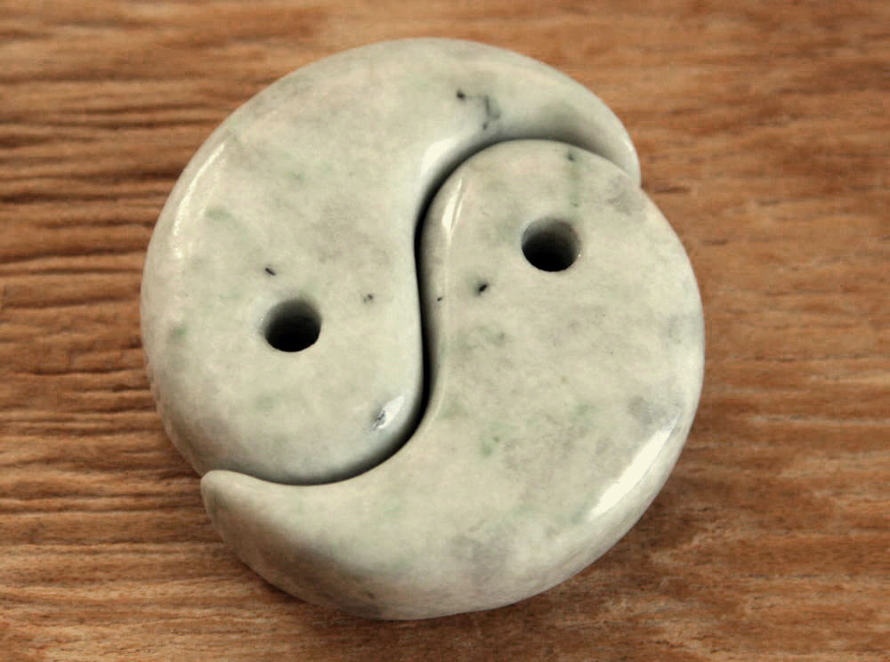 糸魚川翡翠ツイン勾玉 M099 清山 作 30 8mm mm 10mm 2個 糸魚川ヒスイ陰陽勾玉 パワーストーン お守り Lojascarrossel Com Br