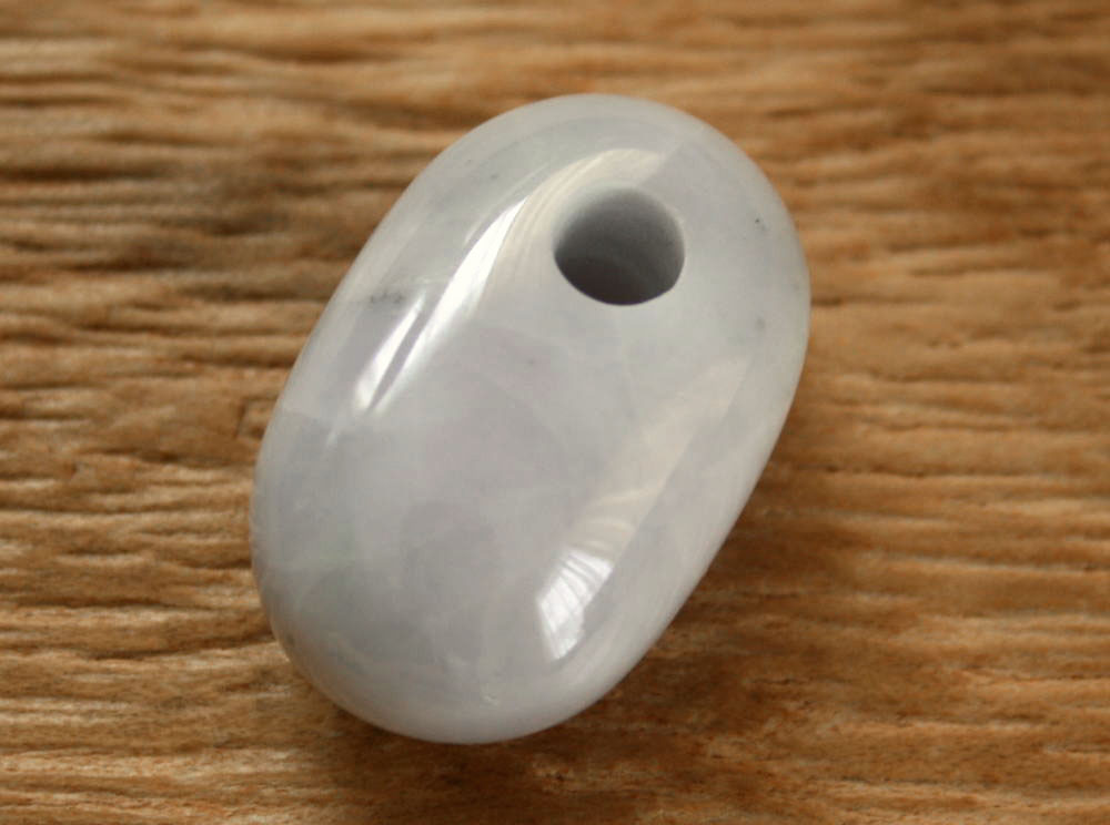 楽天市場】糸魚川翡翠大珠 C01632 陽春 作 36mm*17.5mm*17mm