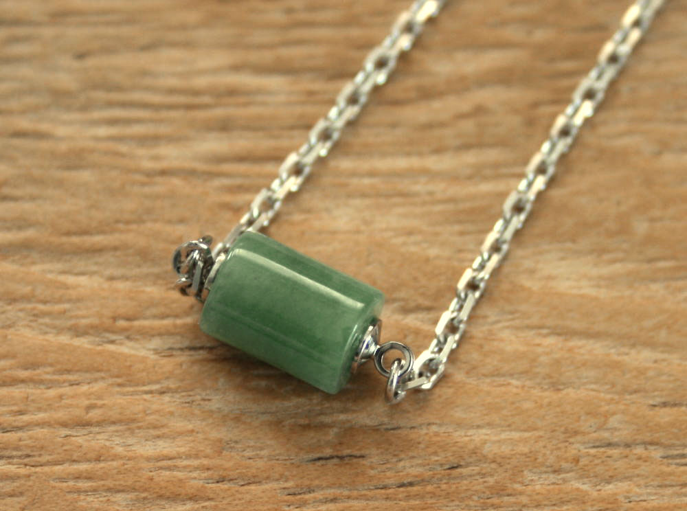 楽天市場】糸魚川翡翠ペンダントトップ P01672 日本ヒスイ鉱業 制作