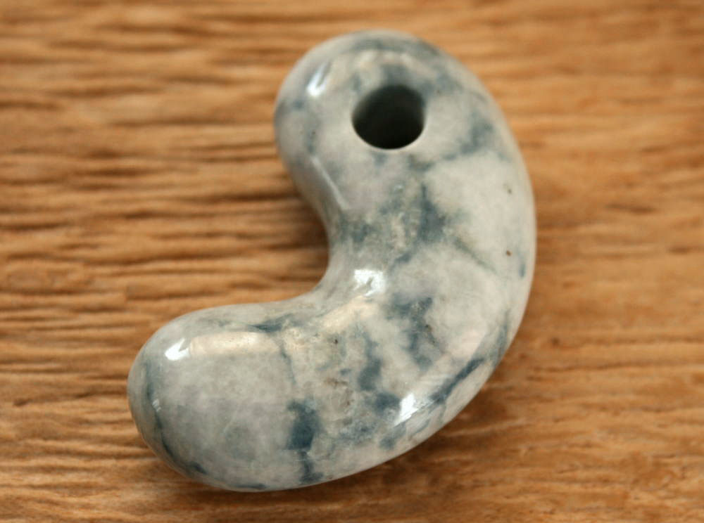 楽天市場】糸魚川翡翠勾玉 M08714 翠石 作 35mm*21mm*10.5mm 糸魚川