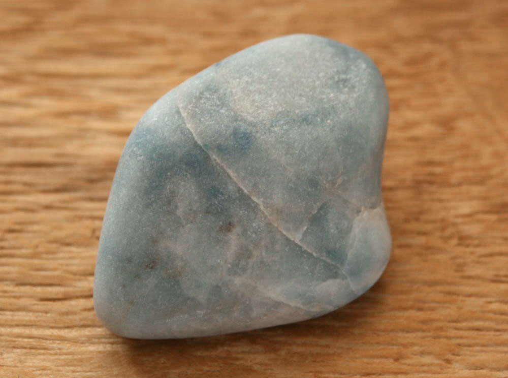 楽天市場】糸魚川翡翠原石 G00956 118mm*76mm*50mm 糸魚川