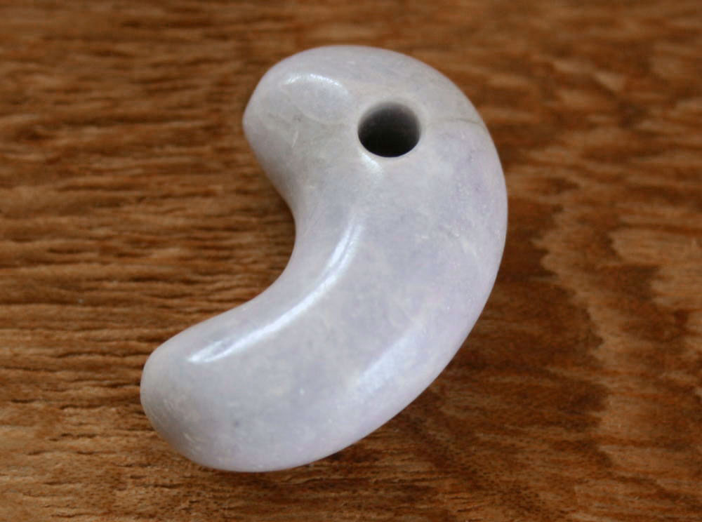 楽天市場】糸魚川翡翠勾玉 M09833 和工房 作 29.8mm*20mm*10mm
