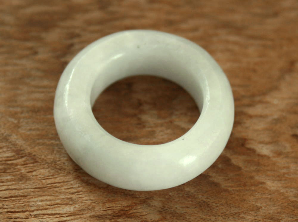 糸魚川翡翠 横川産 くりぬきリング 楽天市場】糸魚川翡翠くりぬきリング R00614 清山 作 12.8号 糸魚川
