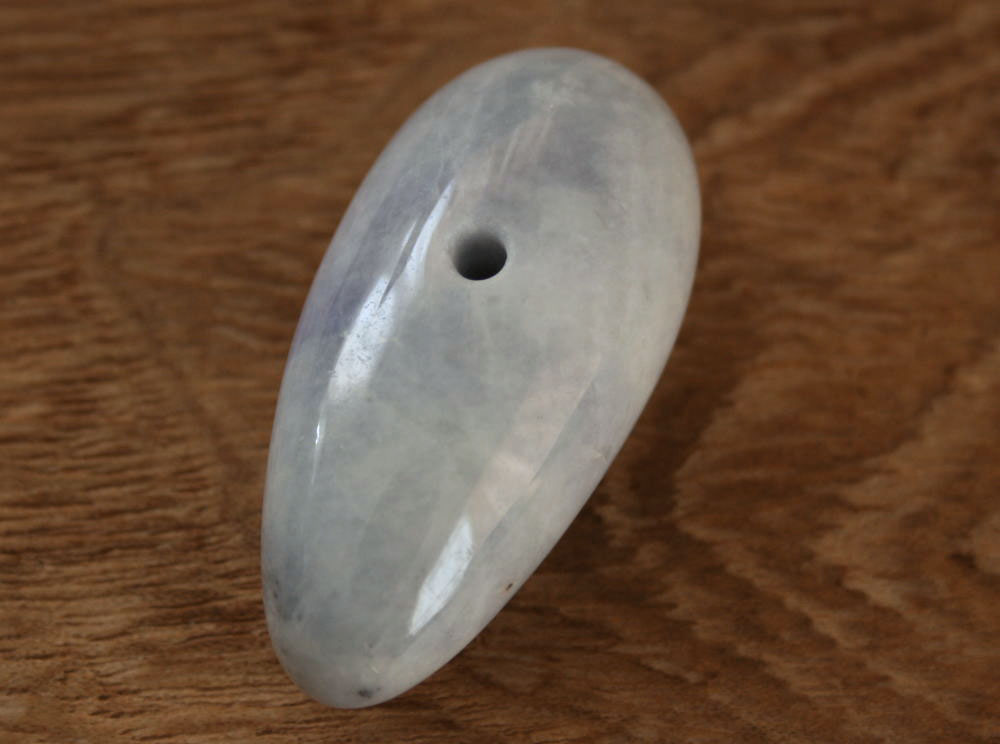楽天市場】糸魚川翡翠大珠 C01613 真隆 作 63mm*25.5mm*12mm