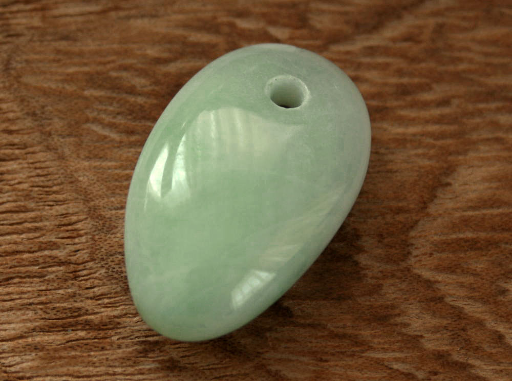 楽天市場】糸魚川翡翠磨き石 陽春 作 G00979 55mm*31mm*20mm 糸魚川