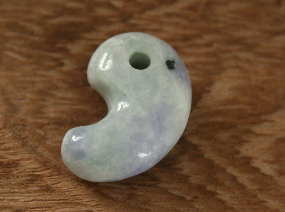 翡翠の勾玉 源司作 糸魚川翡翠勾玉 GM-002 - 糸魚川翡翠と稀少石のお店「猫