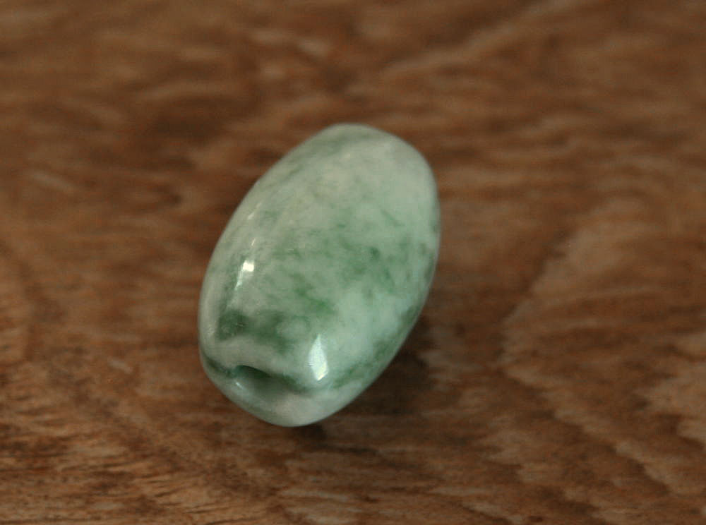 楽天市場】糸魚川翡翠管玉 C01243 元粋 作 34mm*16mm*16mm