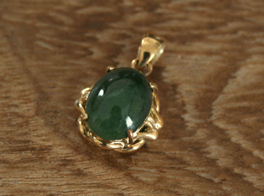 楽天市場】糸魚川翡翠ペンダントトップ P00451『元粋 作』 : 糸魚川