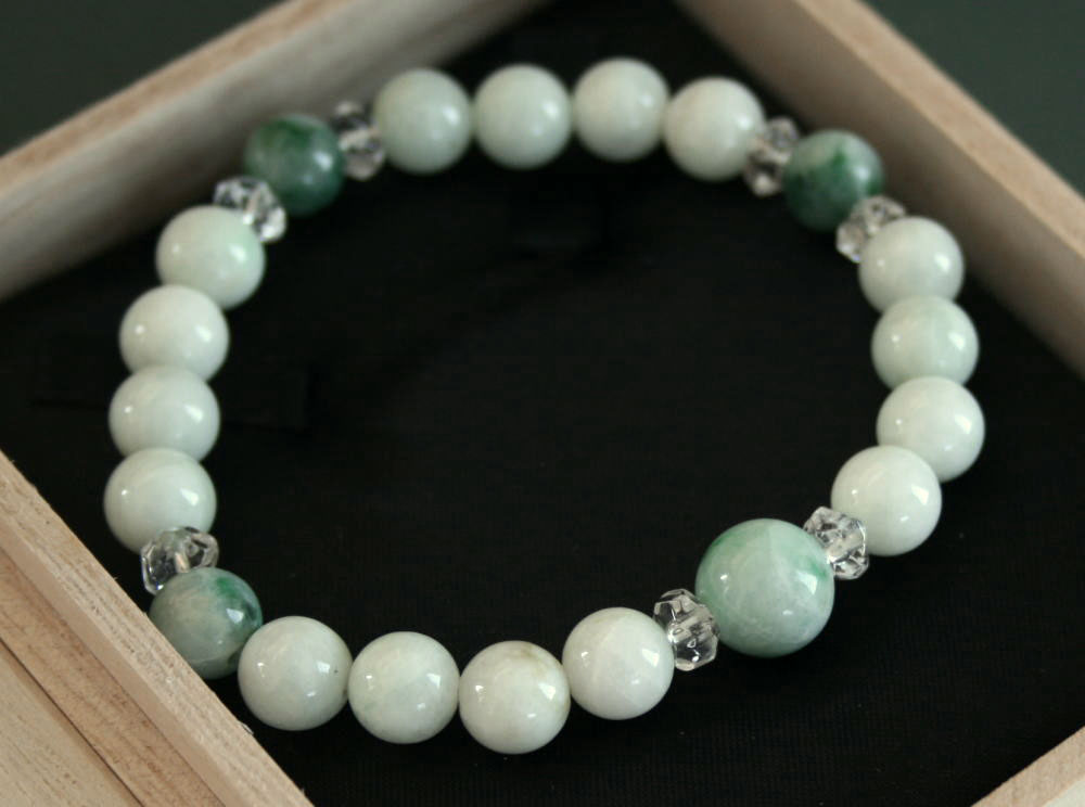 楽天市場】糸魚川翡翠ブレスレット BR0533 こたき 作 10mm*1個＋8mm*19