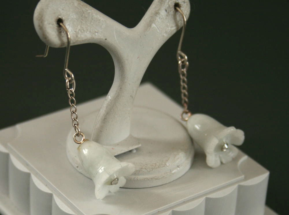 糸魚川翡翠ピアス I00504 志優 作 糸魚川産 ひすい ピアス パワーストーン 魔除け お守り｜糸魚川ヒスイの店