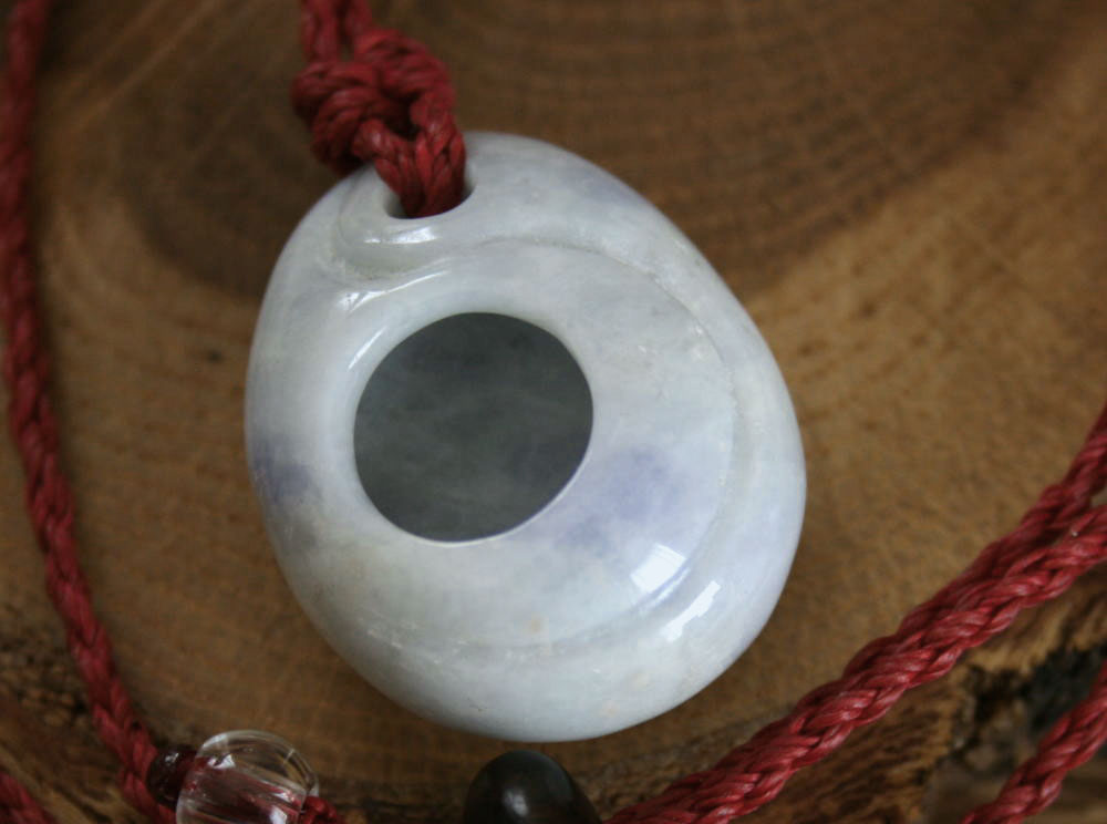 糸魚川翡翠石笛 C01844 雪風 作 29mm*24mm*15mm 糸魚川産 翡翠製 磐笛 パワーストーン 魔除け お守り 国産