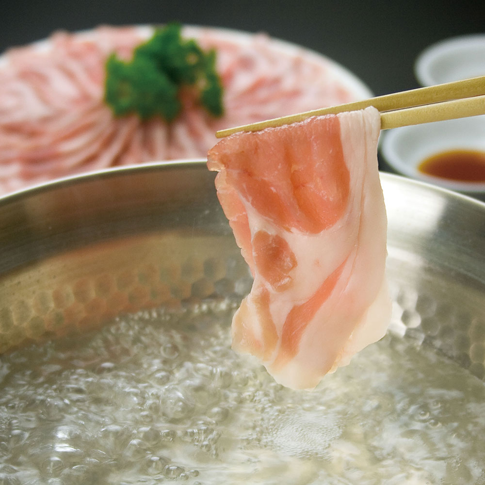 最高の 楽天市場】宮崎 バラ (モモ250g 霧島黒豚大皿しゃぶしゃぶ「華」 豚肉