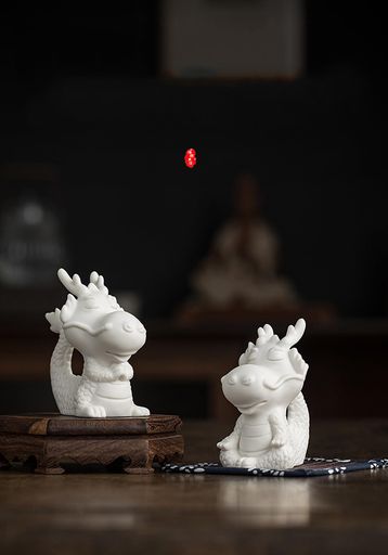 かわいい竜の置物磁器製干支竜辰年オブジェインテリアリビング玄関オブジェ置き物金運アップ祈願運気アップ開運グッズ風水(祈る+瞑想する) 4,902円