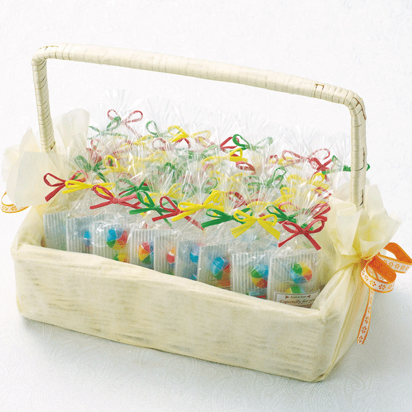 楽天市場 カラフル風車キャンディのプチギフトバスケット入り50個セット 飴 結婚式 二次会 ディスプレイ Hitomiの幸せデリバリー