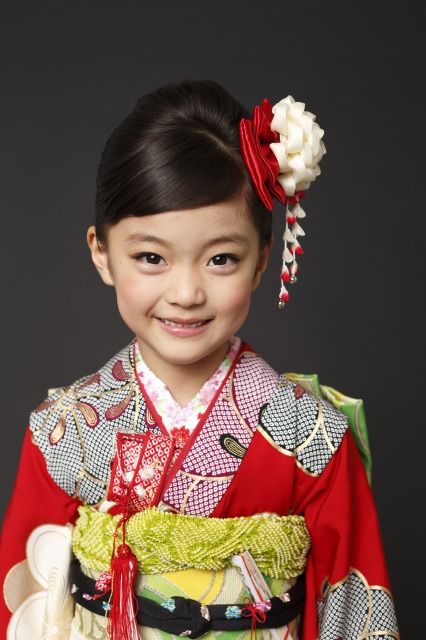 七五三 着物 ７歳 小紋 正絹 レトロ 紅一点 単品 黒 ブランド 女の子 
