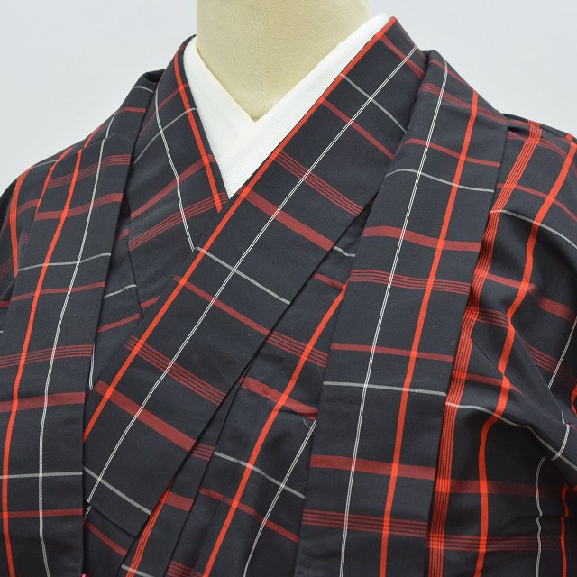 新着10 アンサンブル セット 大島紬 正絹 仕立て上がり リサイクル着物 羽織紐付き レディース 身丈160cm M 裄64 5cm 黒色系 格子文様 良品 Qq1501b 中古 着物ひととき Thetechbulletin Com