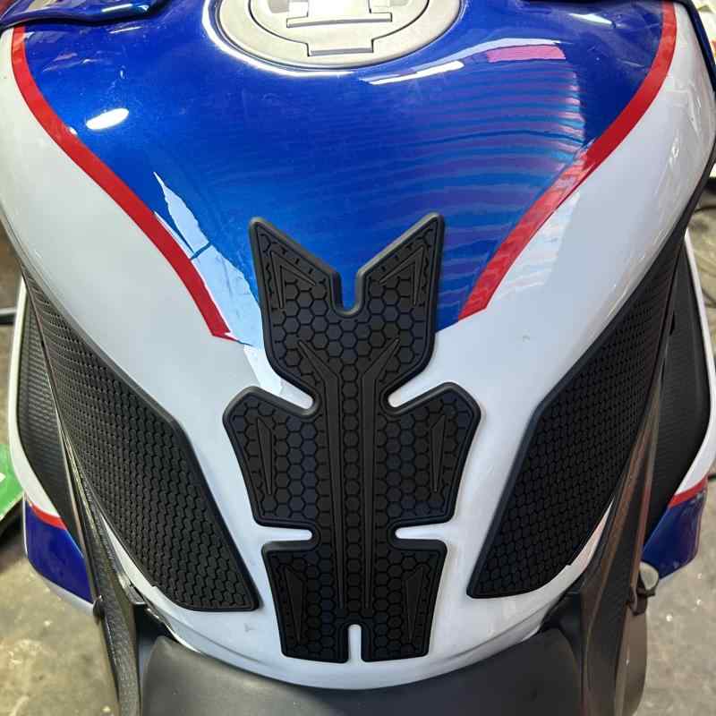BYEMTTY 3Dトラクションパッド タンクキット に対応 BWM S1000RR (2019-2025)タンクパッド