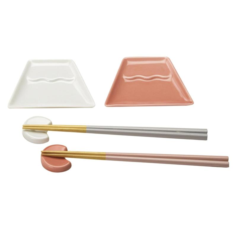 美濃焼 皿 小皿 約9×11cm & 箸置き& 箸 23cm 紅白 ペアセット 電子レンジ 食洗機対応 fuji 富士山 お祝い ギフト 日本製 ODA04-4054C