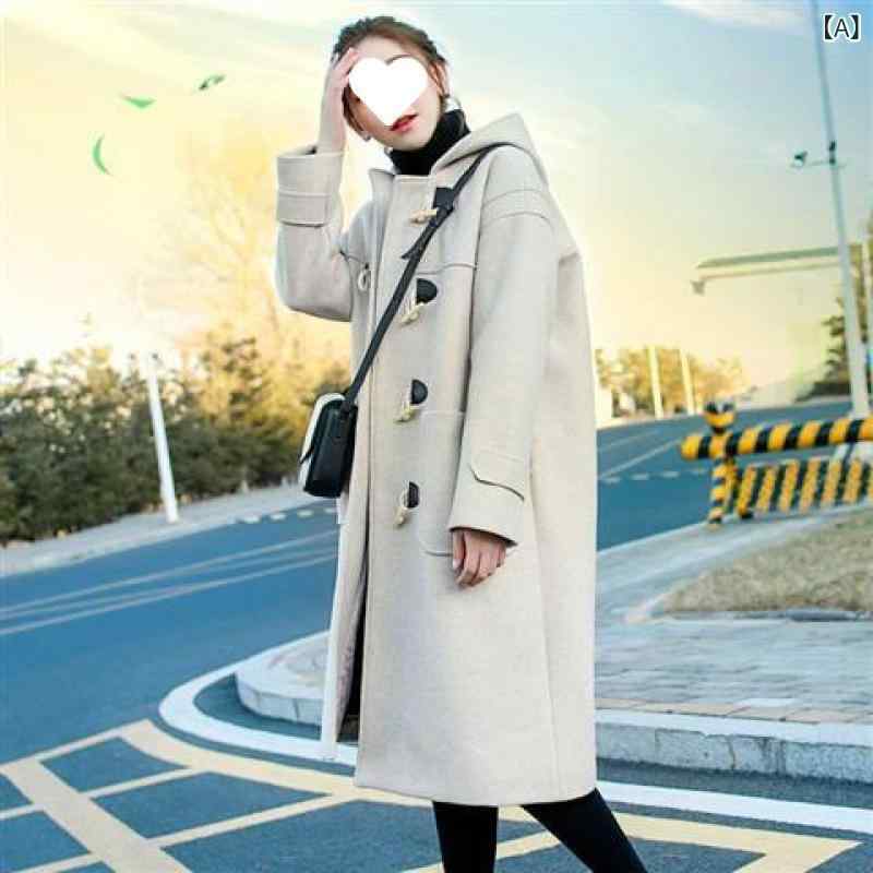 牛の 角の ボタンの 毛の コートの 女性の 中で 長い タイプの 秋冬 系の 学生の 森は 帽子の ラシャの コートの 女性の 小さい 背が 厚く なります。