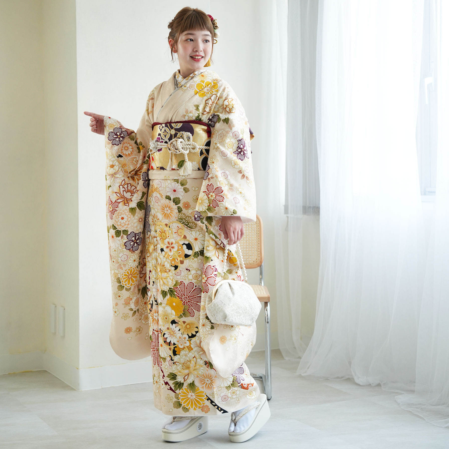 【レンタル】 【2027年成人式予約不可】 成人式 振袖 女性 振袖セット 着物 21点セット フリーサイズ（身長155-170cm） 結婚式 オフホワイト ニュアンスカラー 菊 梅 桜 正絹 正装 和装 フォーマル