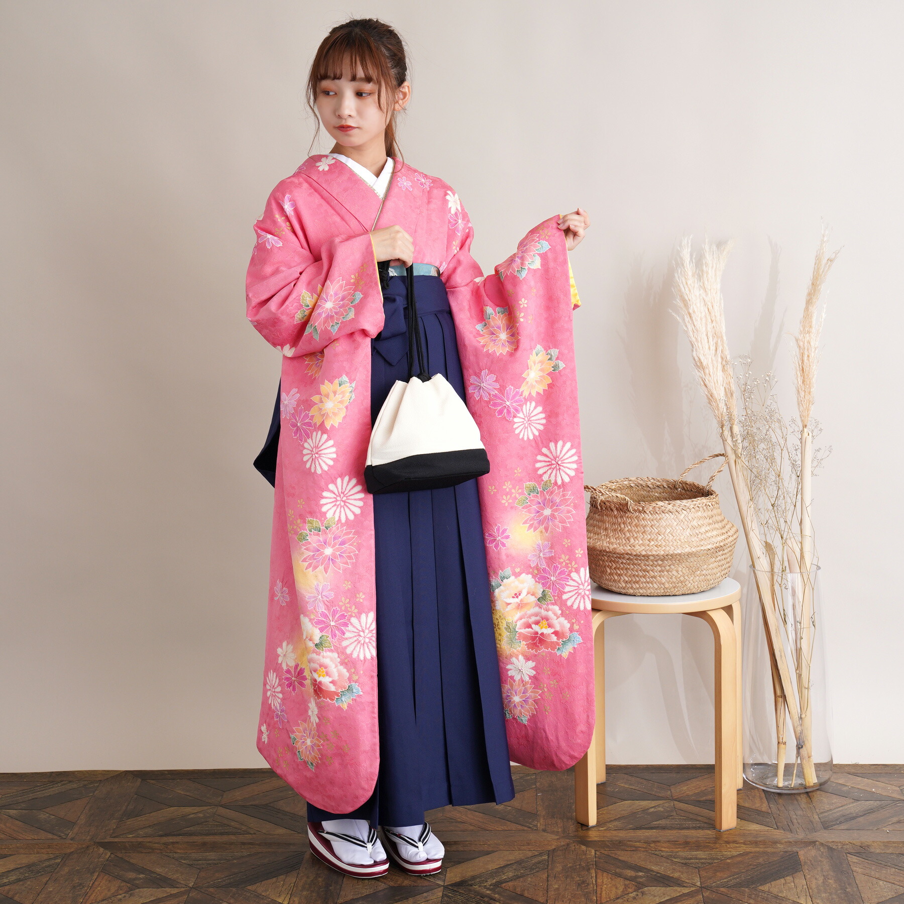 【レンタル】 卒業式 袴 正絹 振袖 18点セット 袴91cm（身長153-165cm） 袴セット 卒業式 大学生 振袖 花柄 女性 ピンク 系 桃色 桜色 赤 白 ラベンダー 牡丹 桜 菊 お洒落 差がつく 華やか かわいい 個性的 大学生 小学生 卒業式 謝恩会 往復送料無料