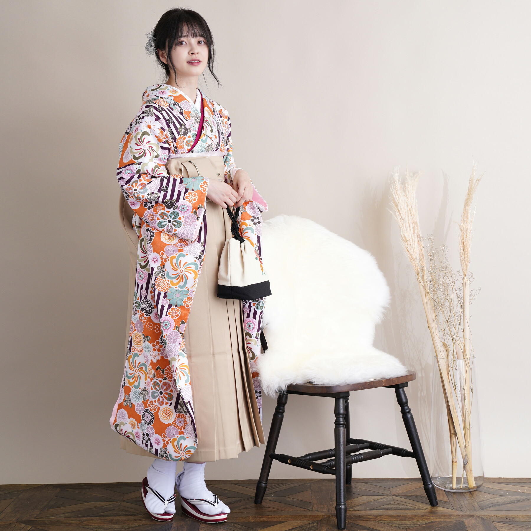 【レンタル】 卒業式 袴 振袖 18点セット 袴91cm（身長153-165cm） 袴セット 卒業式 大学生 振袖 花柄 女性 オレンジ 系 女性 紫 パープル ピンク 白 縞 ストライプ お洒落 差がつく 華やか かわいい 目立つ 個性的 大学生 小学生 卒業式 謝恩会 往復送料無料