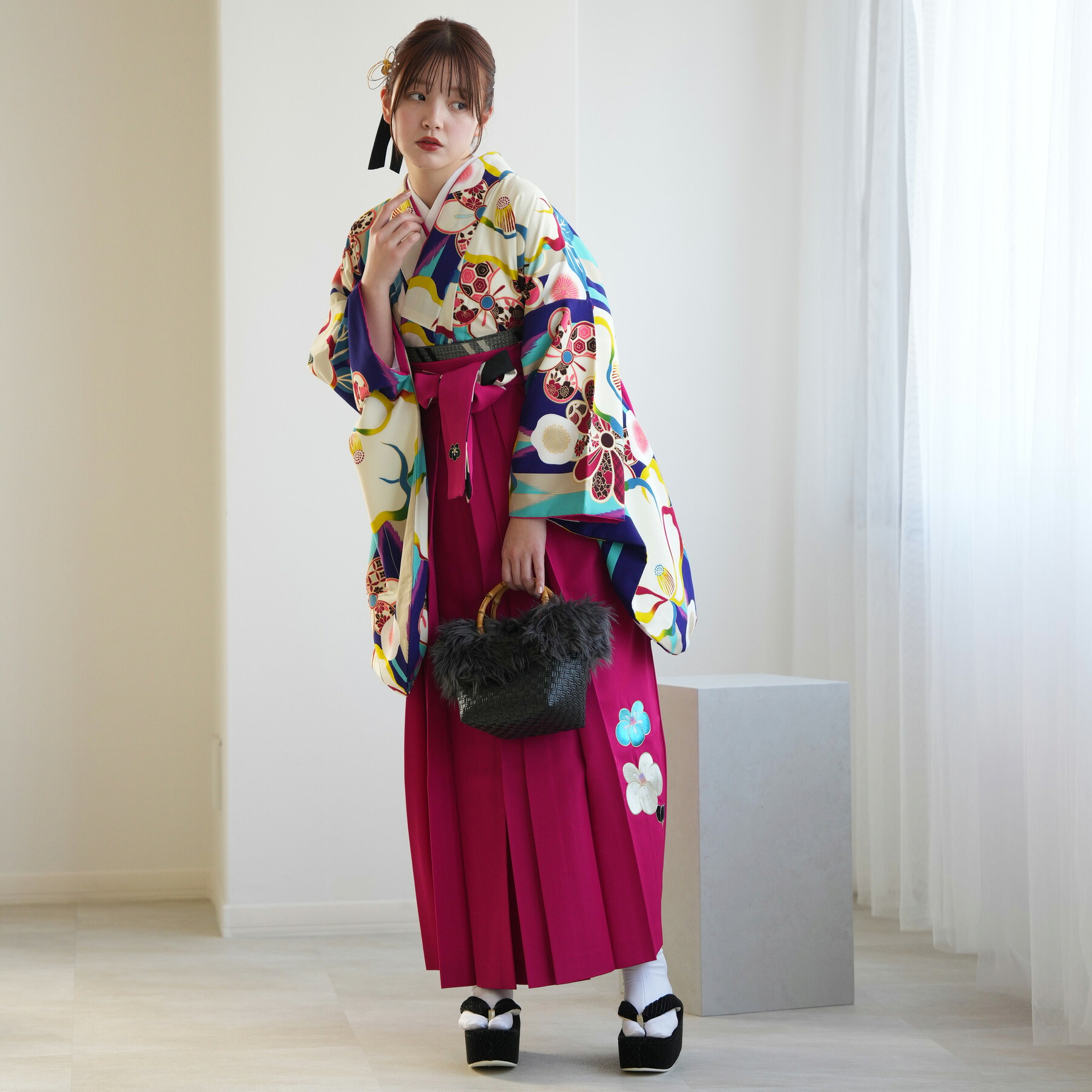 【レンタル】 卒業式 袴 レンタル 着物 袴セット 女 レトロ 二尺袖 レトロ 大正浪漫 モダン 【emma×紅一点 袴17点セット 青紫と水色に大きなつばき】往復送料無料