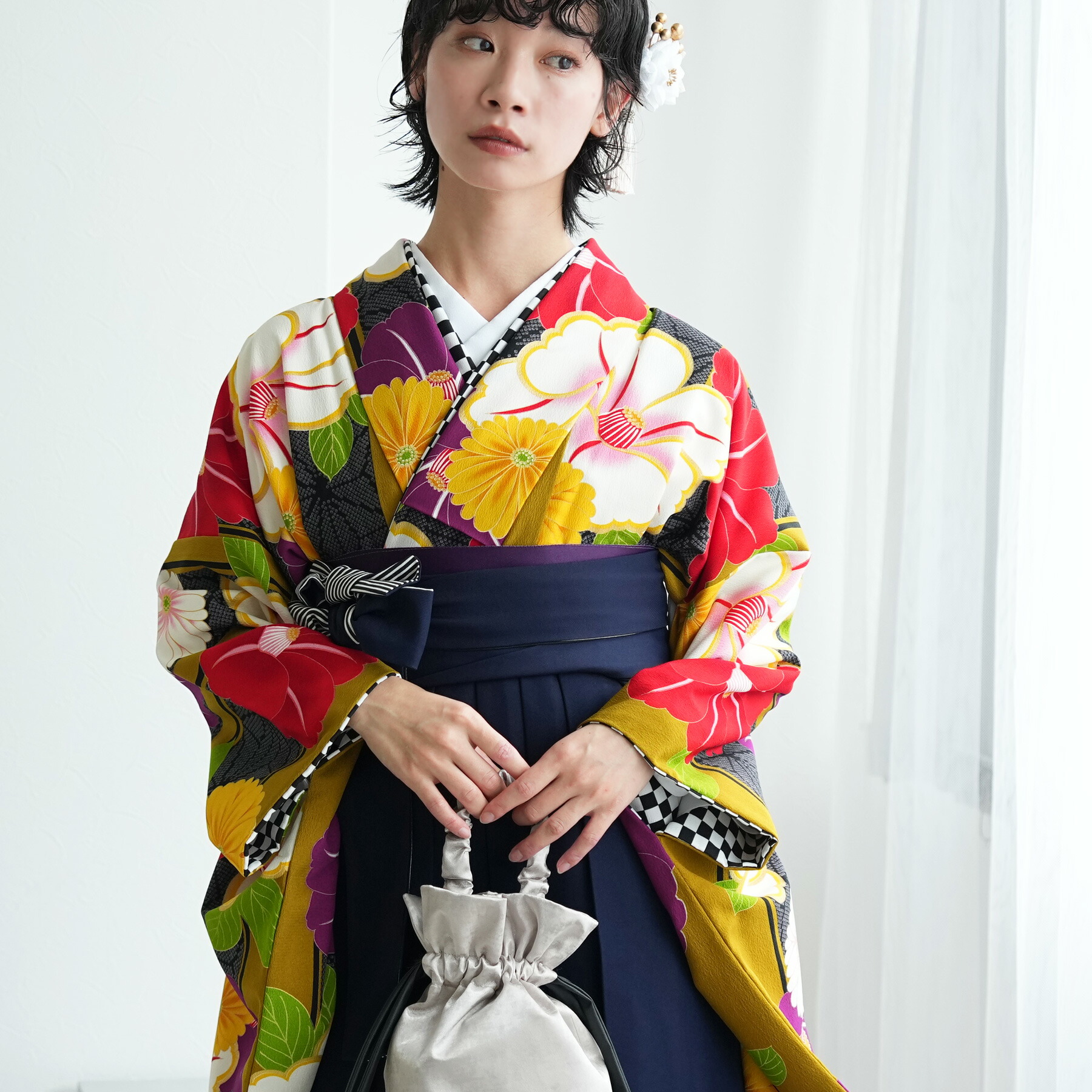 【レンタル】 卒業式 袴 レンタル セット 着物 袴セット レトロ 二尺袖 着物 袴 レトロ【utatane 袴17点セット JAPANSTYLE×中村里砂 黒とからしの麻の葉縞に椿】往復送料無料